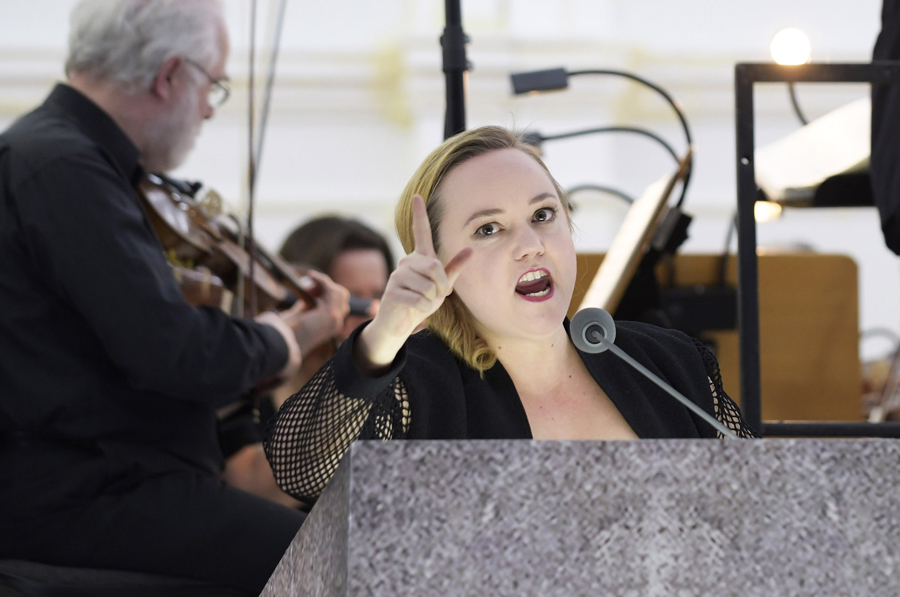 Nur der Tag darf nicht sein. „Auf­stieg und Fall der Stadt Maha­gonny“ von Brecht/Weill an der Oper Halle